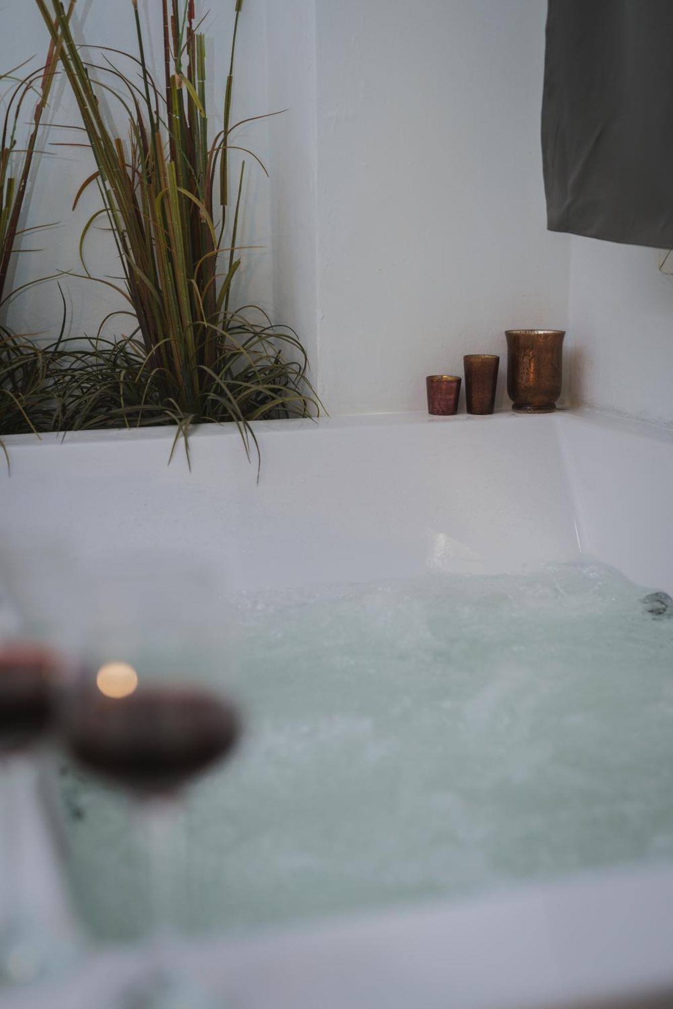 Stylish Apt W Jacuzzi, 5 Min To White Tower Θεσσαλονίκη Εξωτερικό φωτογραφία