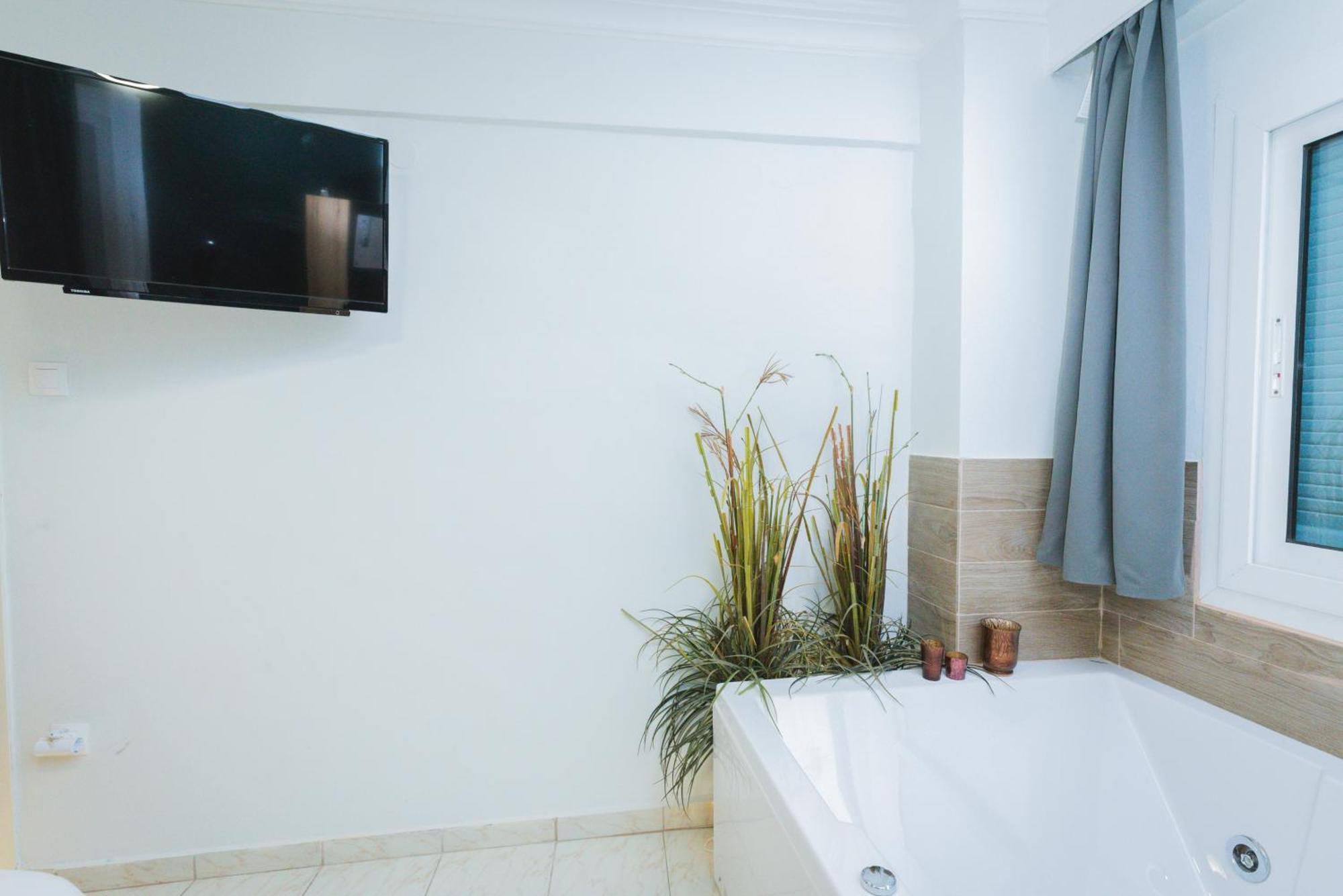 Stylish Apt W Jacuzzi, 5 Min To White Tower Θεσσαλονίκη Εξωτερικό φωτογραφία